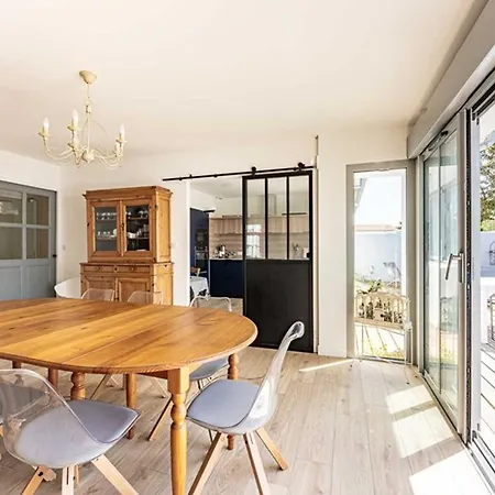 Maison Neuve Avec Piscine Chauffée – 4 Chambres, Près - Fr-1-835-39 Villa *