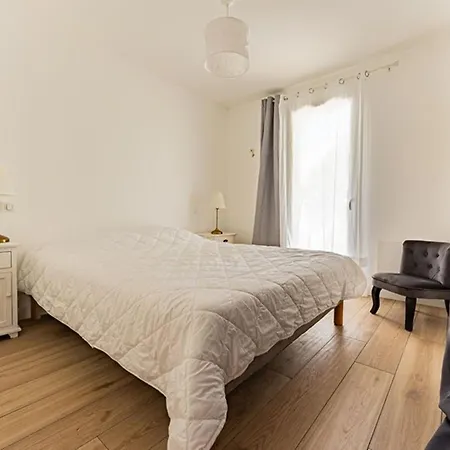 Maison Neuve Avec Piscine Chauffee - 4 Chambres, Pres - Fr-1-835-39 *