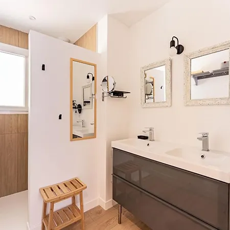 Maison Neuve Avec Piscine Chauffee - 4 Chambres, Pres - Fr-1-835-39 Villa *