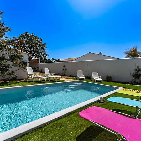 Maison Neuve Avec Piscine Chauffée – 4 Chambres, Près - Fr-1-835-39 *