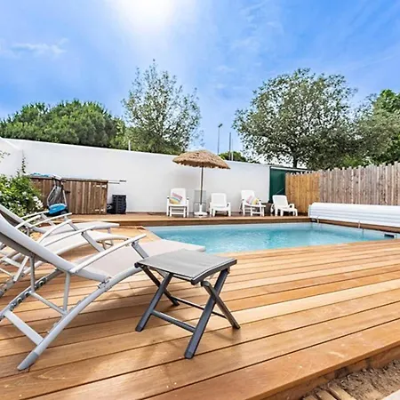 Maison Neuve Avec Piscine Chauffee - 4 Chambres, Pres - Fr-1-835-39 *