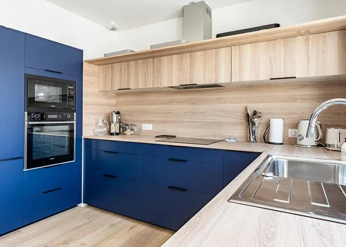 Maison Neuve Avec Piscine Chauffée – 4 Chambres, Près - Fr-1-835-39 Villa