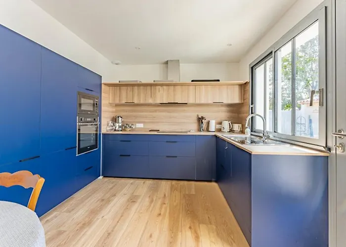 Maison Neuve Avec Piscine Chauffée – 4 Chambres, Près - Fr-1-835-39 Villa *