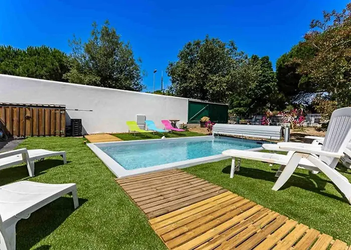 Maison Neuve Avec Piscine Chauffée – 4 Chambres, Près - Fr-1-835-39