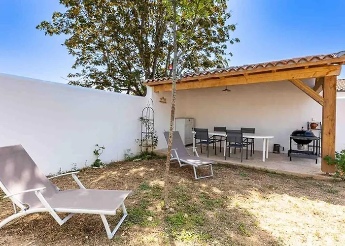 Villa Maison Neuve Avec Piscine Chauffée – 4 Chambres, Près - Fr-1-835-39