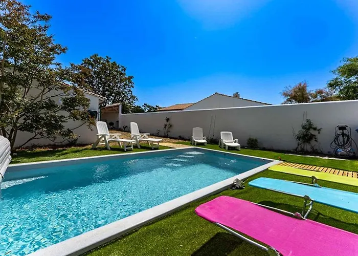 Maison Neuve Avec Piscine Chauffée – 4 Chambres, Près - Fr-1-835-39 *